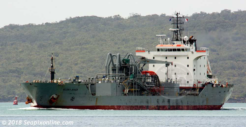 GLORY RIVER ( 2007/12047grt/IMO 9373606) - the Norwegian-owned and flagged cement carrier arrives in Auckland from Wellington. She is owned by KGJ Cement of Bergen, Norway. 6 November 2018. Photo by Â© 2018 SeapixOnline.com