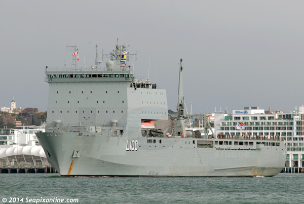 HMAS Choules, RFA Largs Bay ID 9583