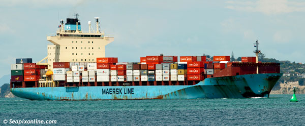 OLGA MAERSK (2003/34202grt/41028dwt/IMO 9251614) inbound to Auckland from Tauranga, NZ. 9 November 2012. Photo by Â© SeapixOnline.com