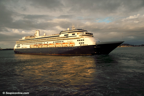 ZAANDAM (2000/61396gt/IMO 9156527) sails for the Bay of Islands from Auckland, New Zealand following her maiden call in the 