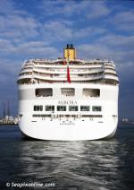 ID 7072 AURORA (2000/76152grt/IMO 9169524) - a shot of her stern taken from the tug FLYING KESTREL, as AURORA begins her maiden voyage, a voyage cut short due to propulsion problems (overheating propshaft...