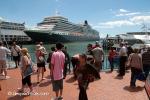 ID 6825 QUEEN ELIZABETH (2010/90901gt/IMO 9477498) attracts attention from locals and tourists alike when in she was in Auckland during her inaugural round-the-world cruise.