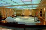 ID 5217 QUEEN MARY 2 (2003/148528grt/IMO 9241061) - The Canyon Ranch SpaClub therapy pool located forward on Deck 7.