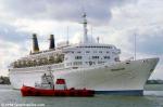 ID 7360 EDINBURGH CASTLE (1966/32753grt/IMO 6502024, ex-EUGENIO COSTA, EUGENIO C. Renamed THE BIG RED BOAT II in 2000 and BIG RED prior to scrapping in Alang in 2005) arrives in Southampton, England for...
