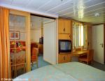 ID 7504 EXPLORER OF THE SEAS (2000/137308grt/IMO 9161728) - The Royal Family Suite.