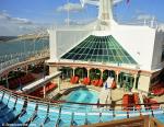 ID 7490 EXPLORER OF THE SEAS (2000/137308grt/IMO 9161728) - The Solarium Pool.
