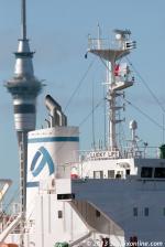 ID 9118 LUCKY LIFE (2013/16991grt/28197dwt/IMO 9668336) - inbound after a passage from Guatemala and with the Auckland Skytower looming behind, she heads towards for her berth at the Chelsea Sugar Refinery on...