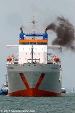 ID 10810 YACHT EXPRESS (2007/17951grt/12500dwt/IMO 9346029) a semi-submersible, heavy load carrier operated by Spliethoff's of Amsterdam, arrives in Auckland from Papeete, Tahiti. Aboard were the two...